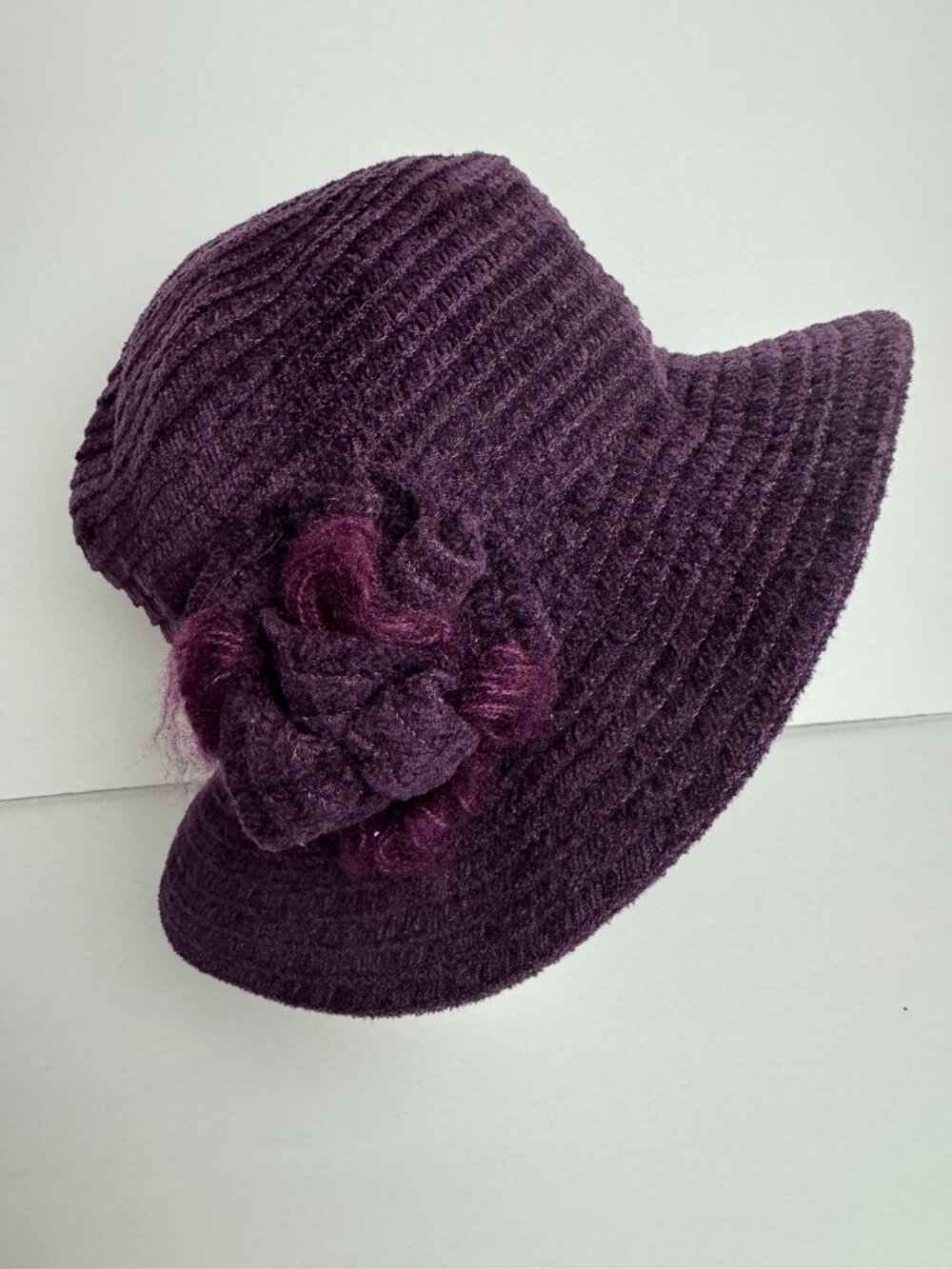 Vintage Betmar New York Plum Purple Boucle Knit Floral Cloche Hat Romantic Retro
